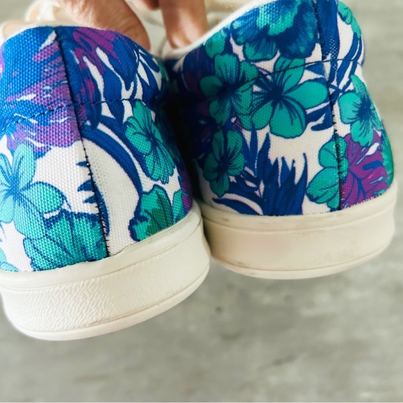 Easy Spirit Sneakers Blue Floral Laces Size 8.5M - Picture 2 of 4
